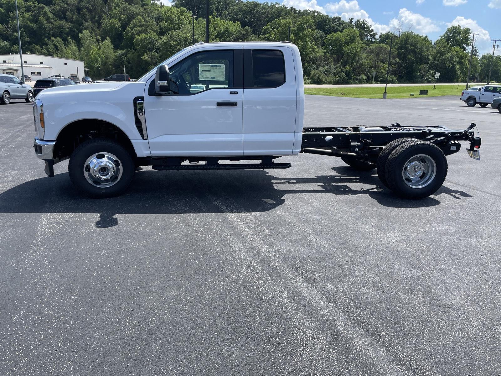 2026 Ford Super Duty F-350 DRW XL