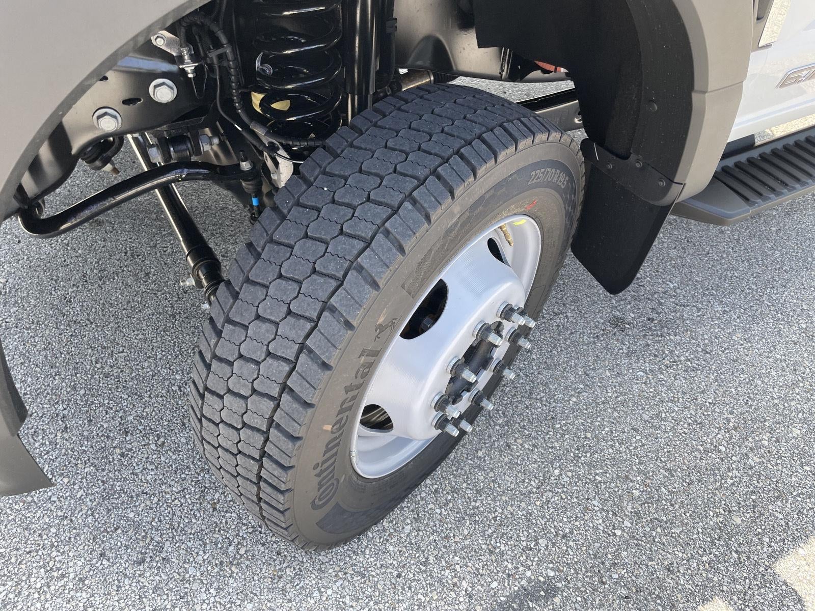 2025 Ford Super Duty F-550 DRW XL