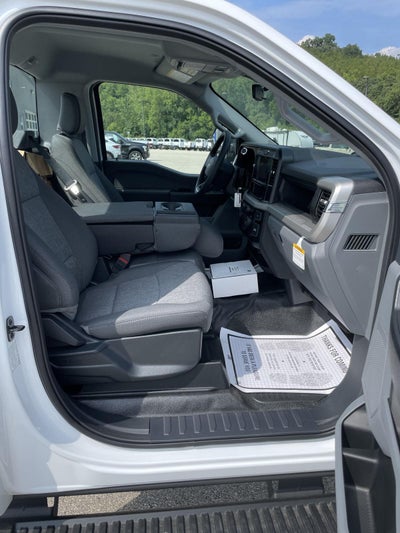 2025 Ford Super Duty F-550 DRW XL