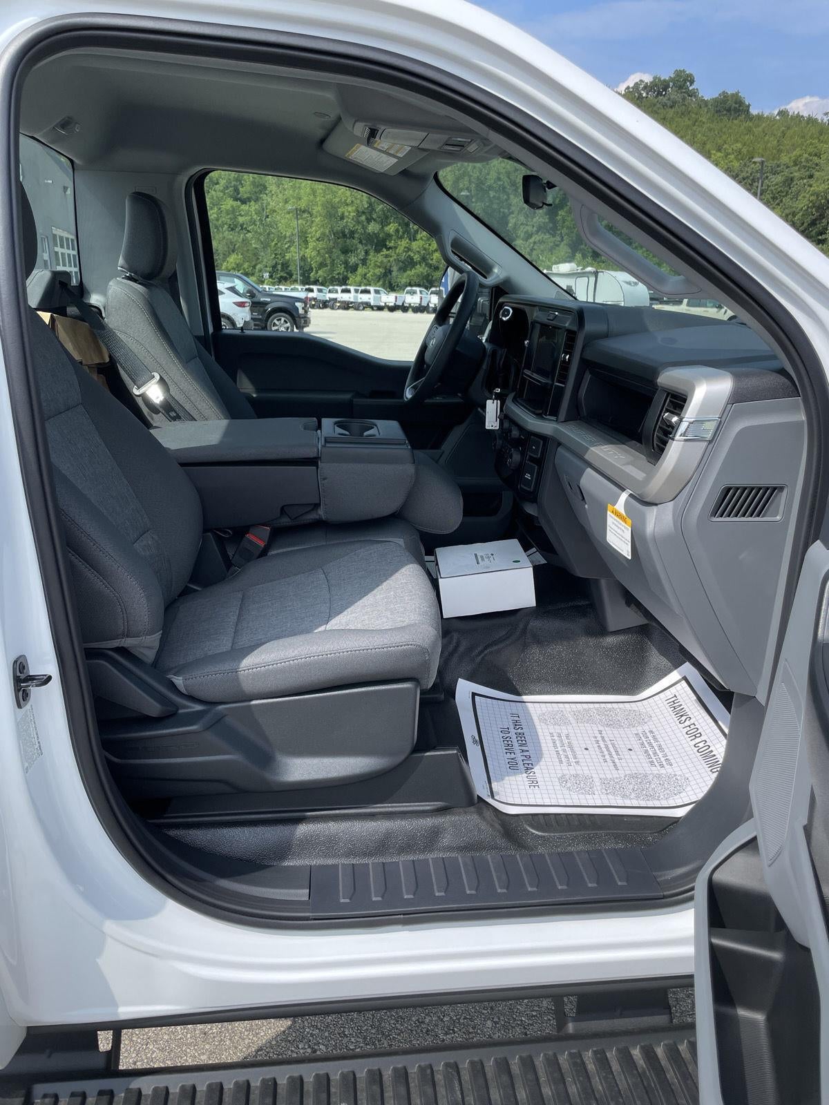 2025 Ford Super Duty F-550 DRW XL