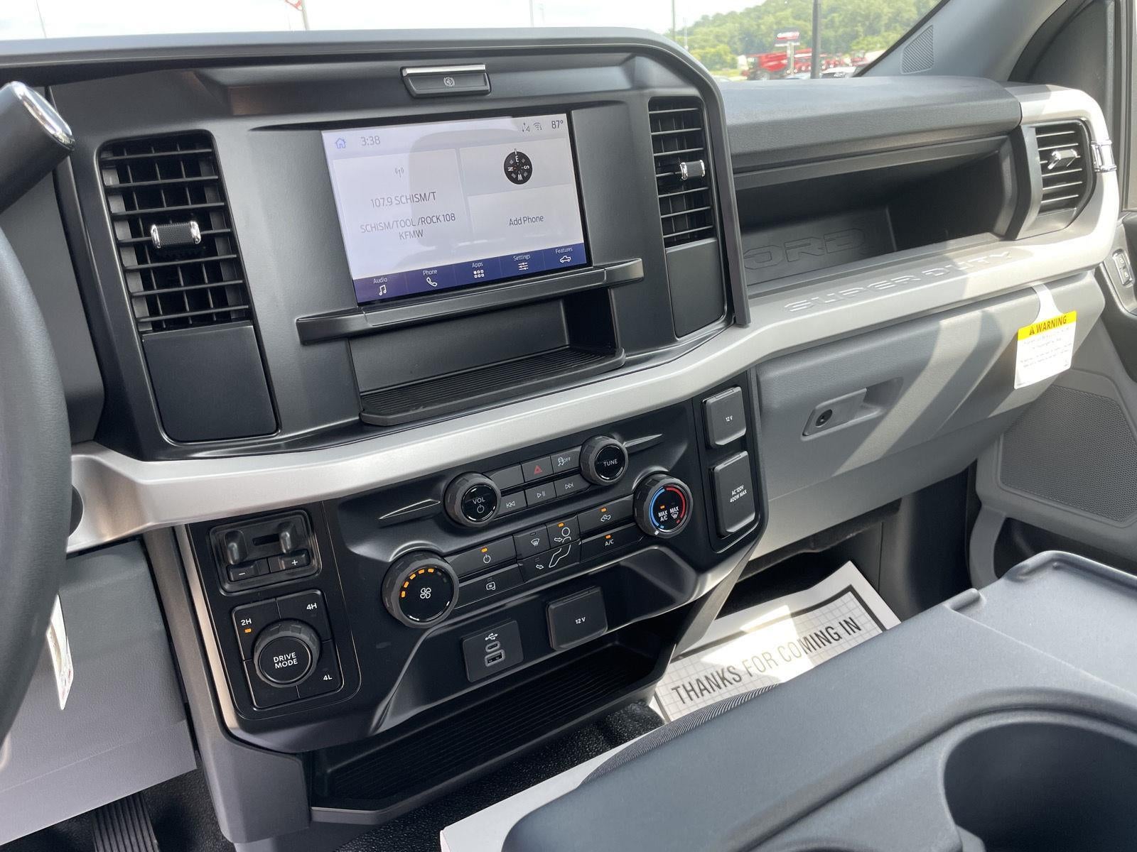 2025 Ford Super Duty F-550 DRW XL