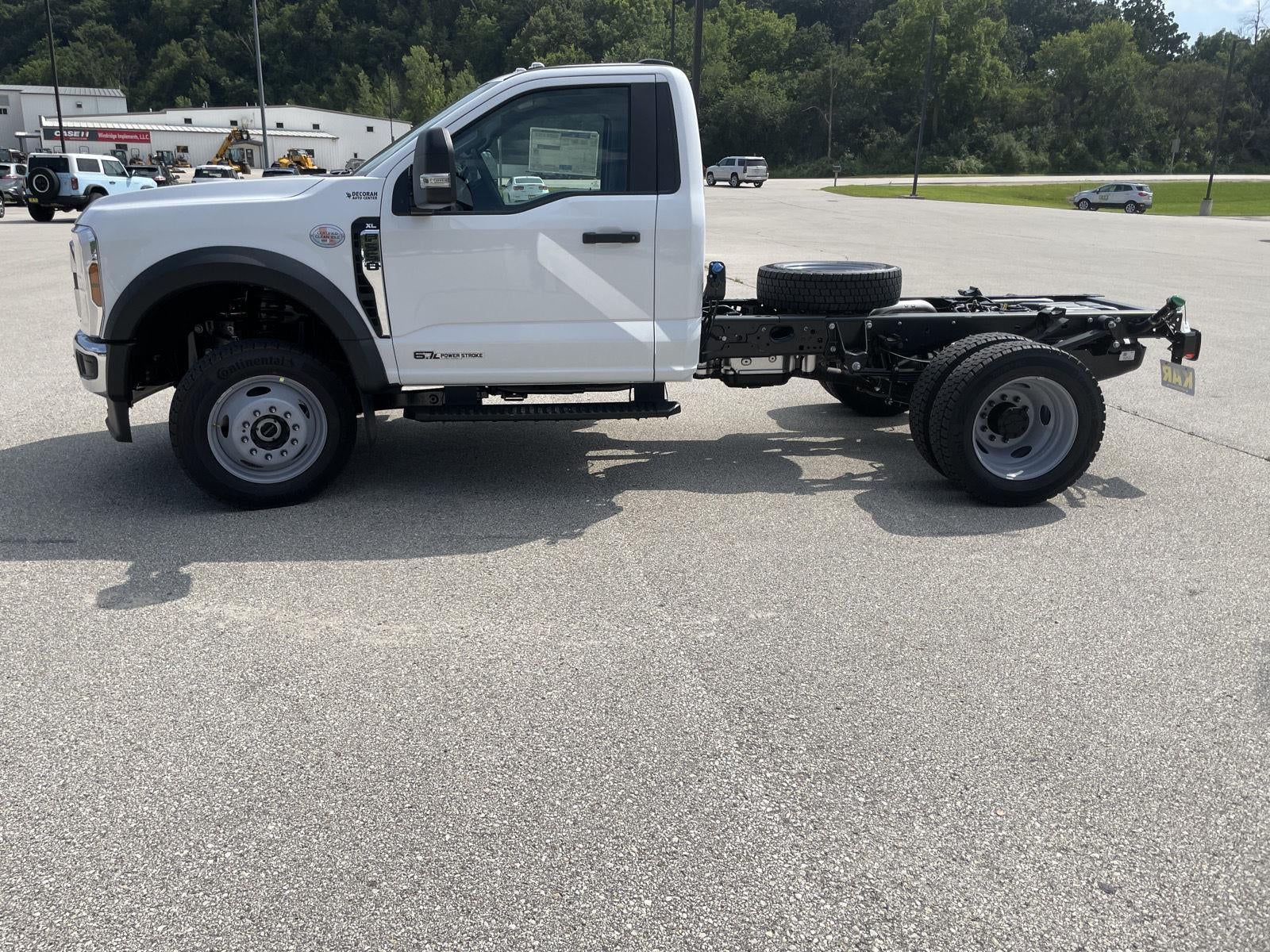 2025 Ford Super Duty F-550 DRW XL