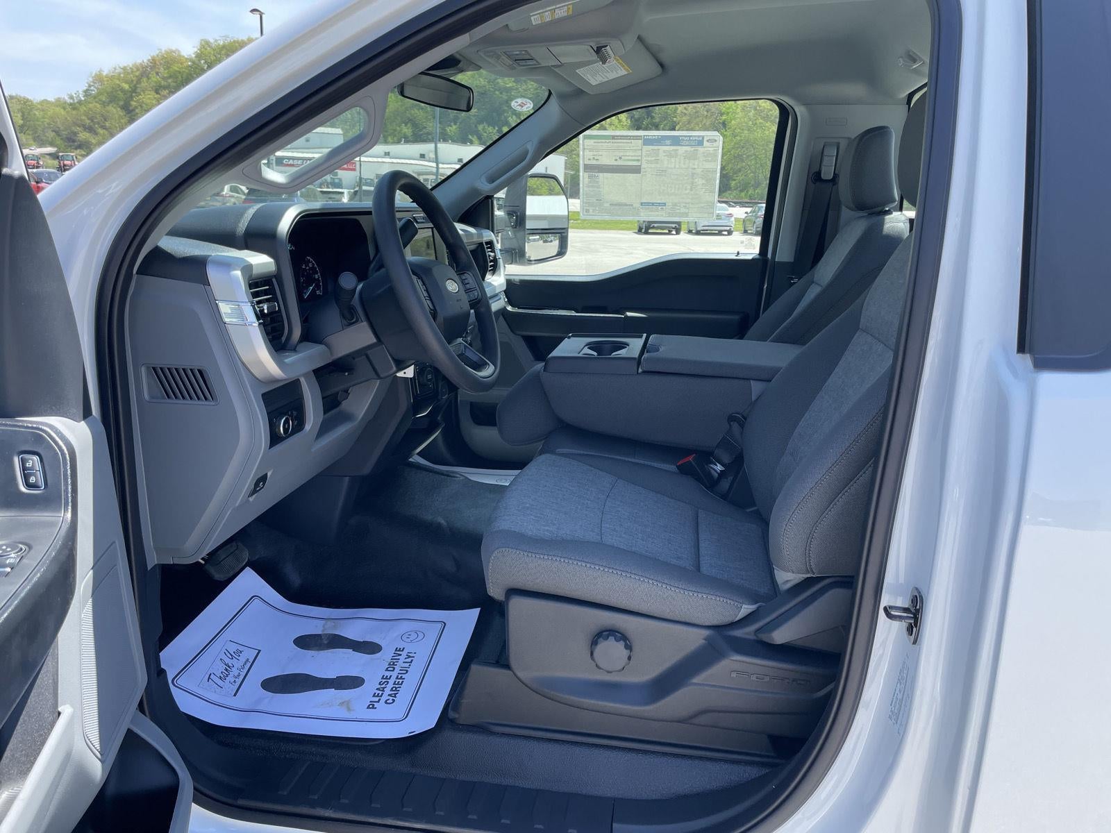 2025 Ford Super Duty F-350 DRW XL