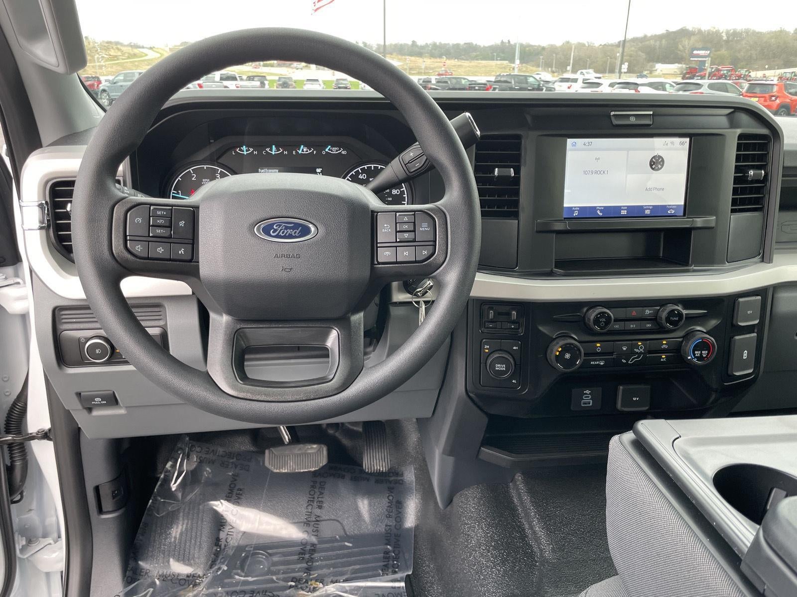 2026 Ford Super Duty F-550 DRW XL