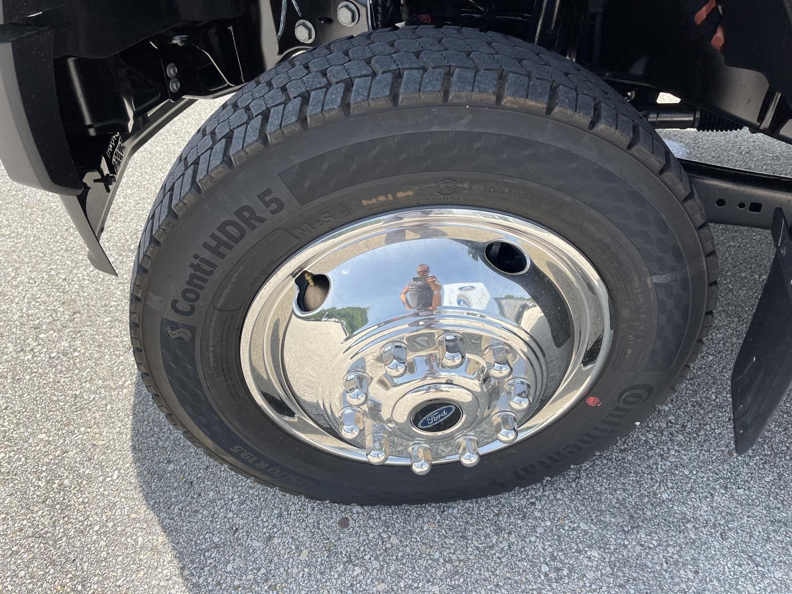 2025 Ford Super Duty F-550 DRW XL