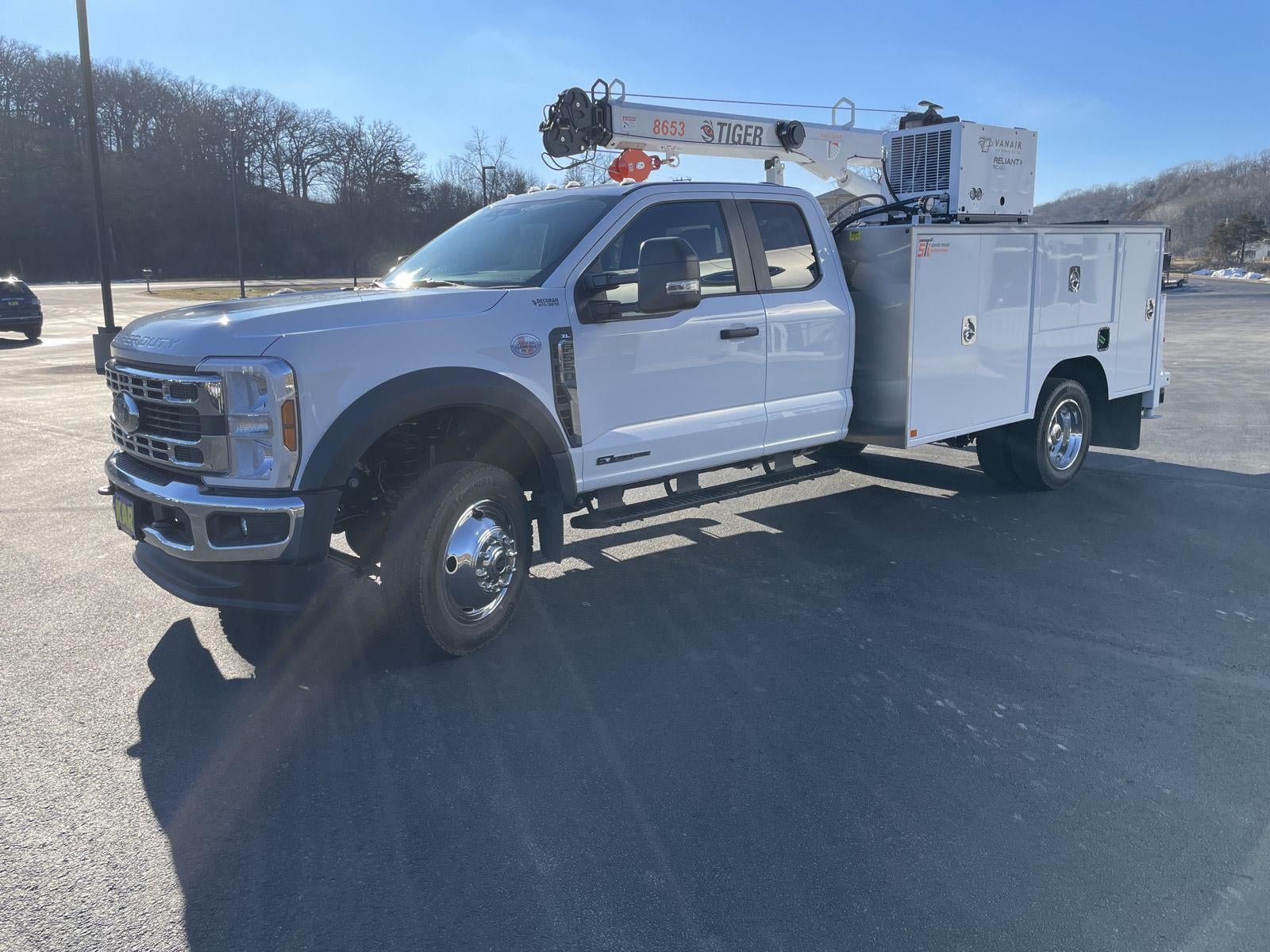 2025 Ford Super Duty F-550 DRW XL