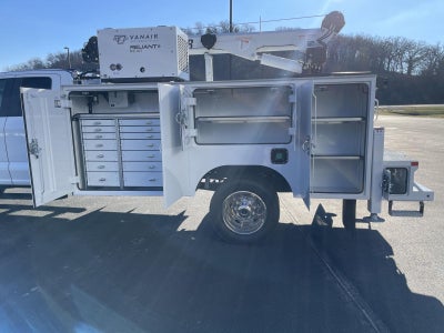 2025 Ford Super Duty F-550 DRW XL