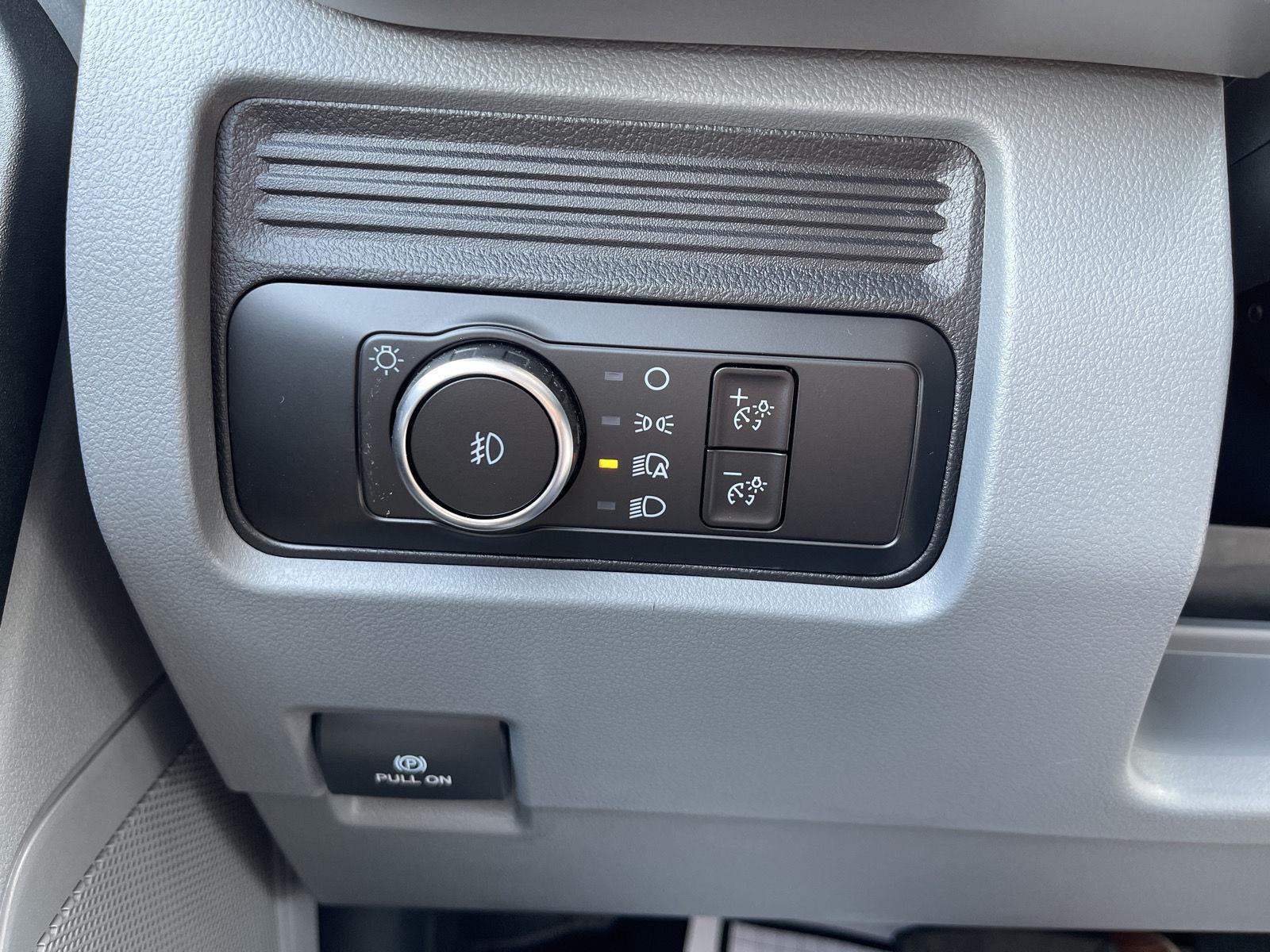 2025 Ford Super Duty F-550 DRW XL