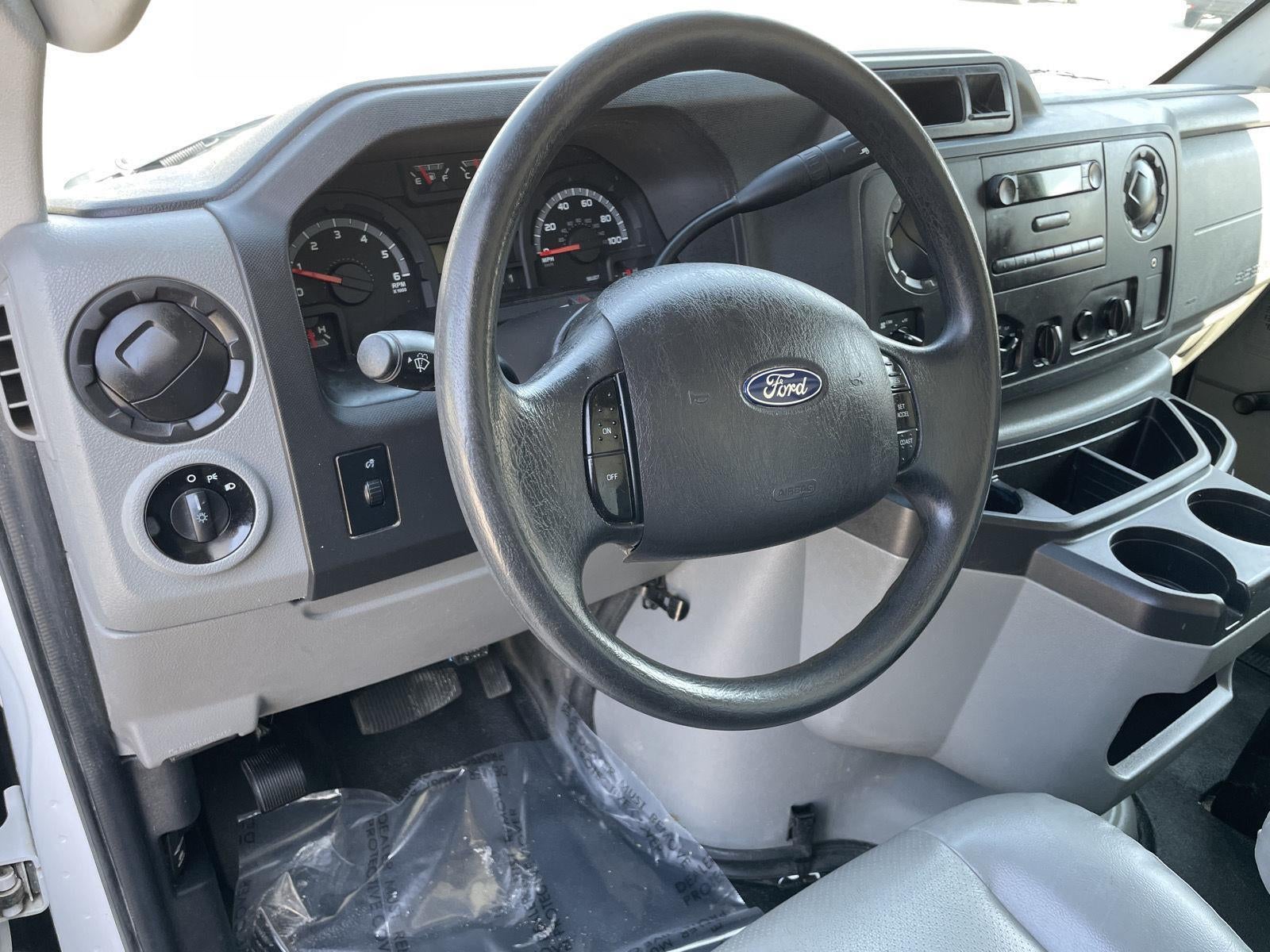 2017 Ford E-Series Cutaway Base DRW