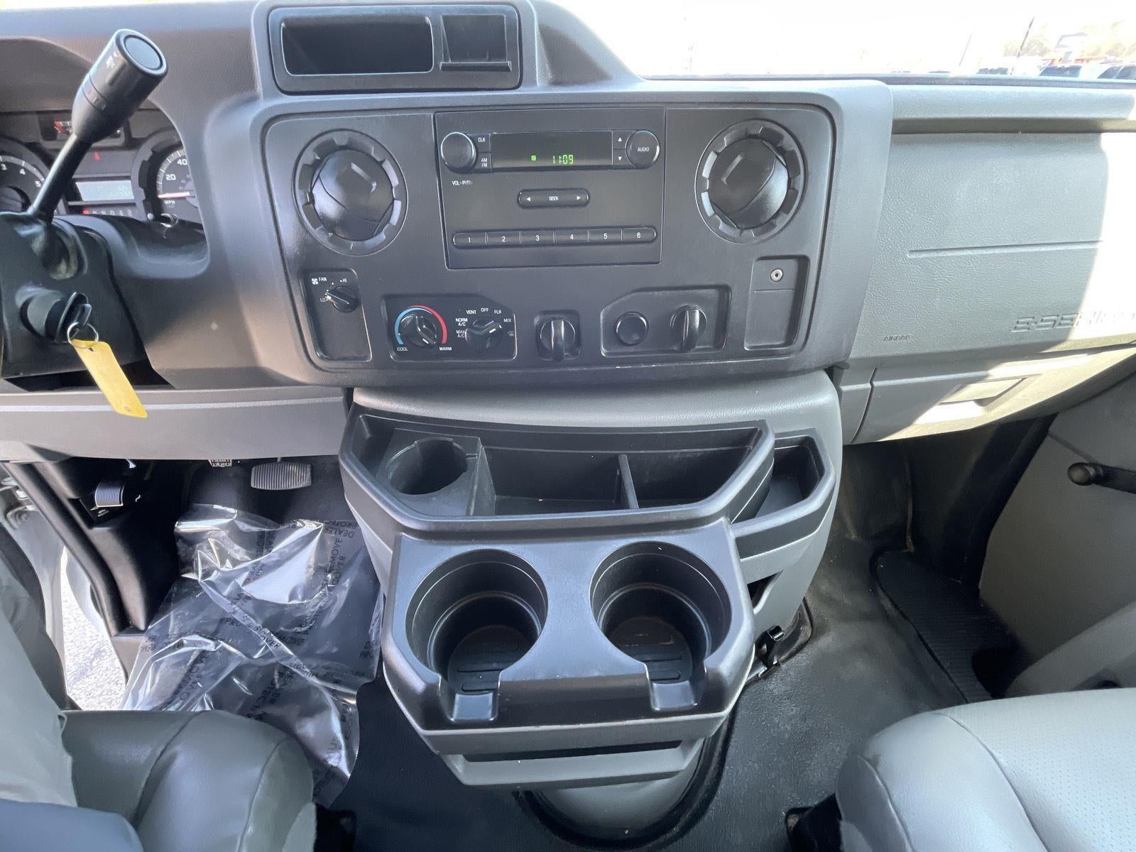 2017 Ford E-Series Cutaway Base DRW