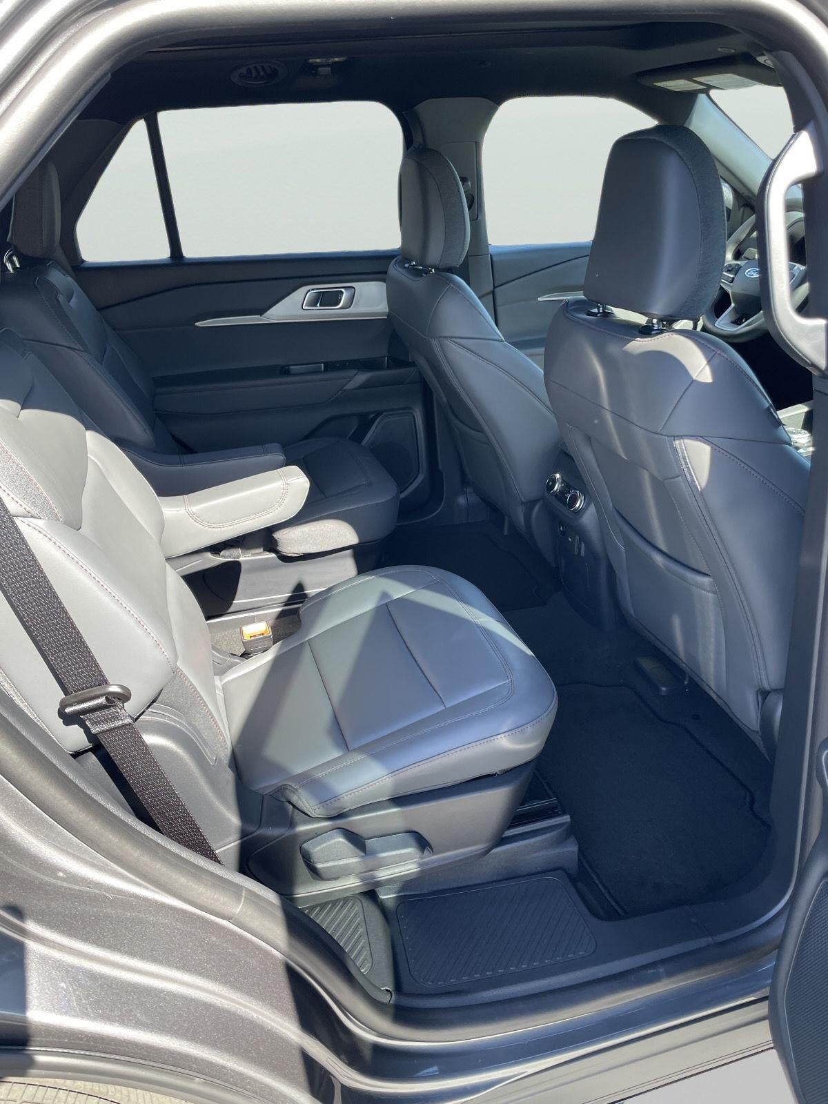2027 Ford Explorer Active w/100A Pkg