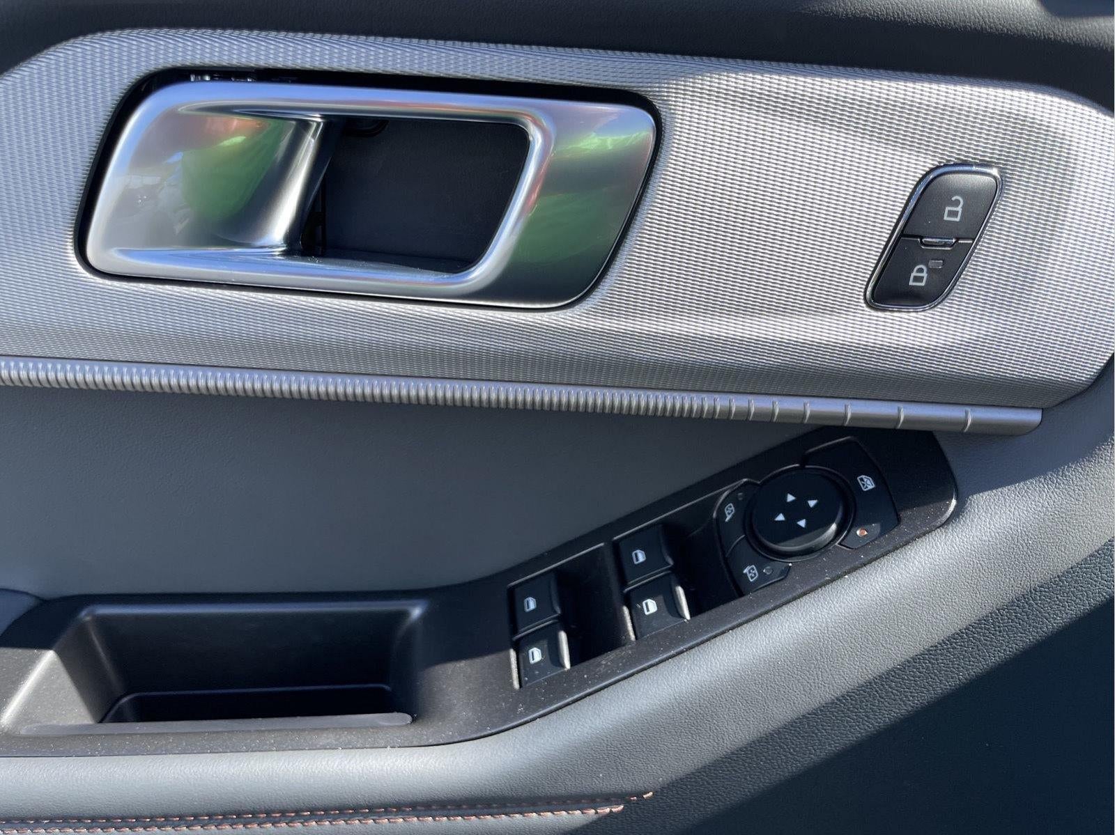 2027 Ford Explorer Active w/100A Pkg