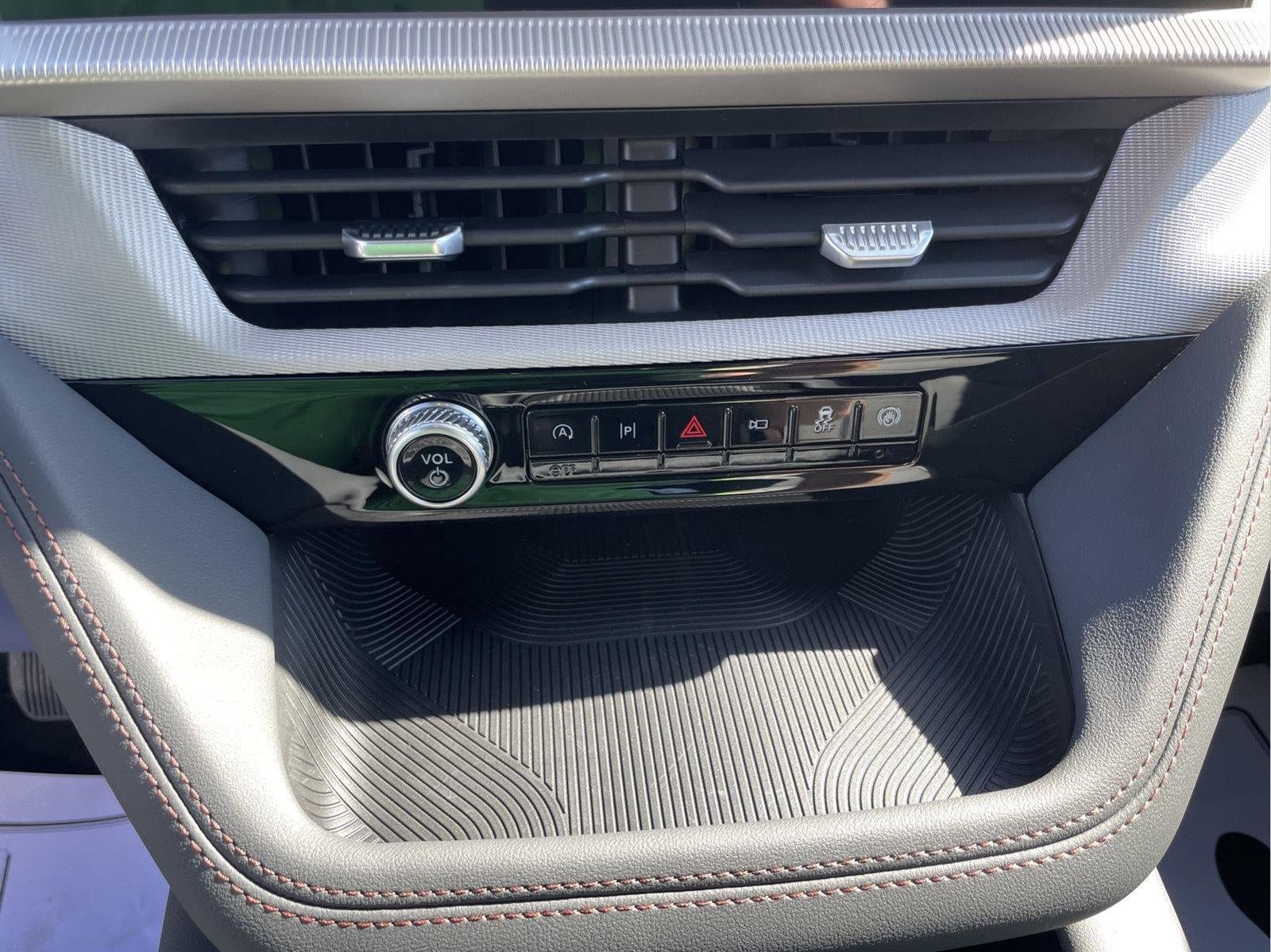 2027 Ford Explorer Active w/100A Pkg