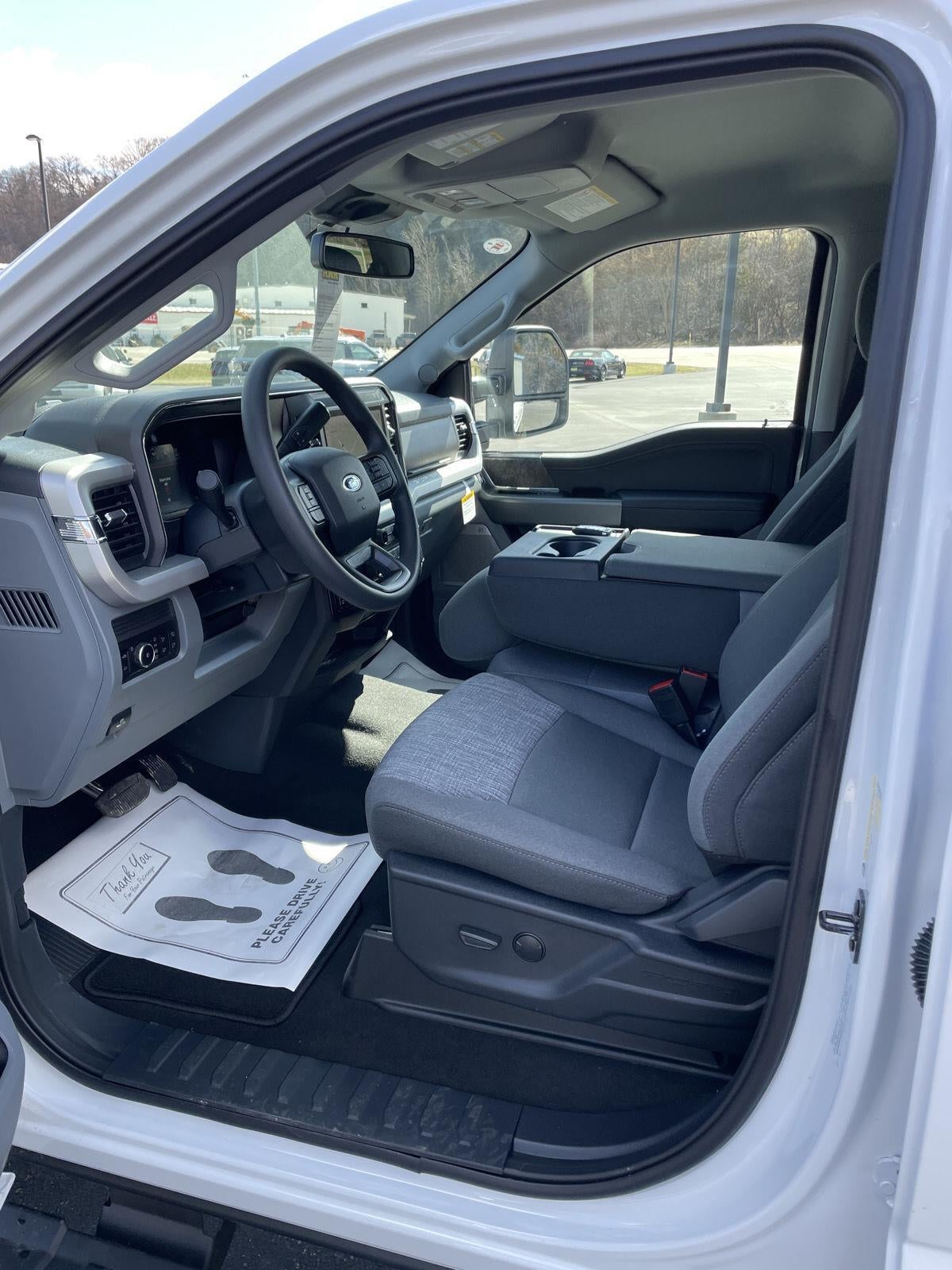 2026 Ford Super Duty F-350 SRW XLT