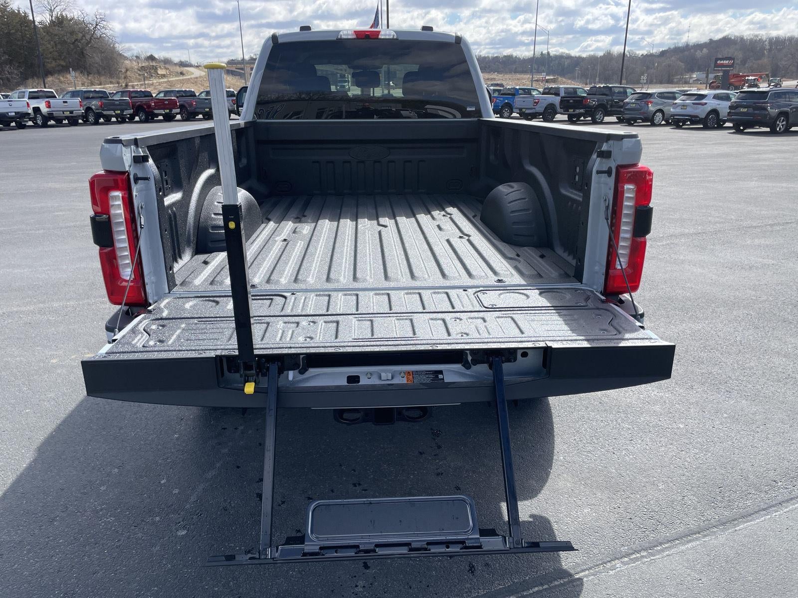 2026 Ford Super Duty F-350 SRW XLT