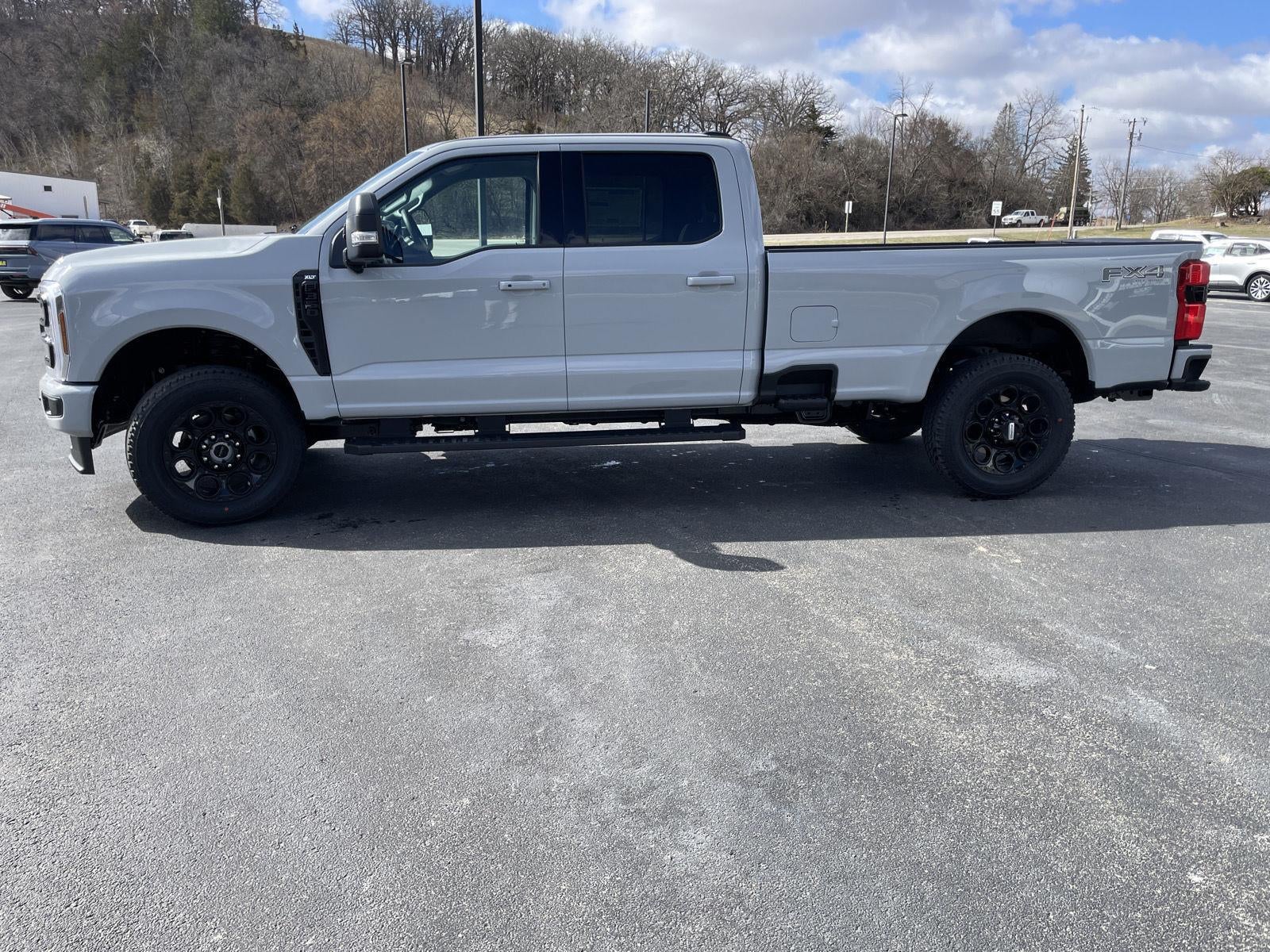 2026 Ford Super Duty F-350 SRW XLT