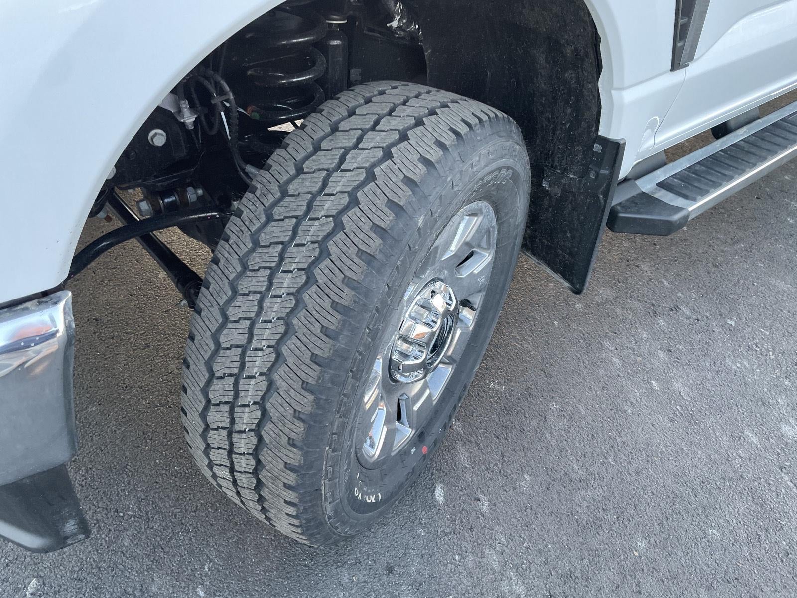 2026 Ford Super Duty F-350 SRW LARIAT