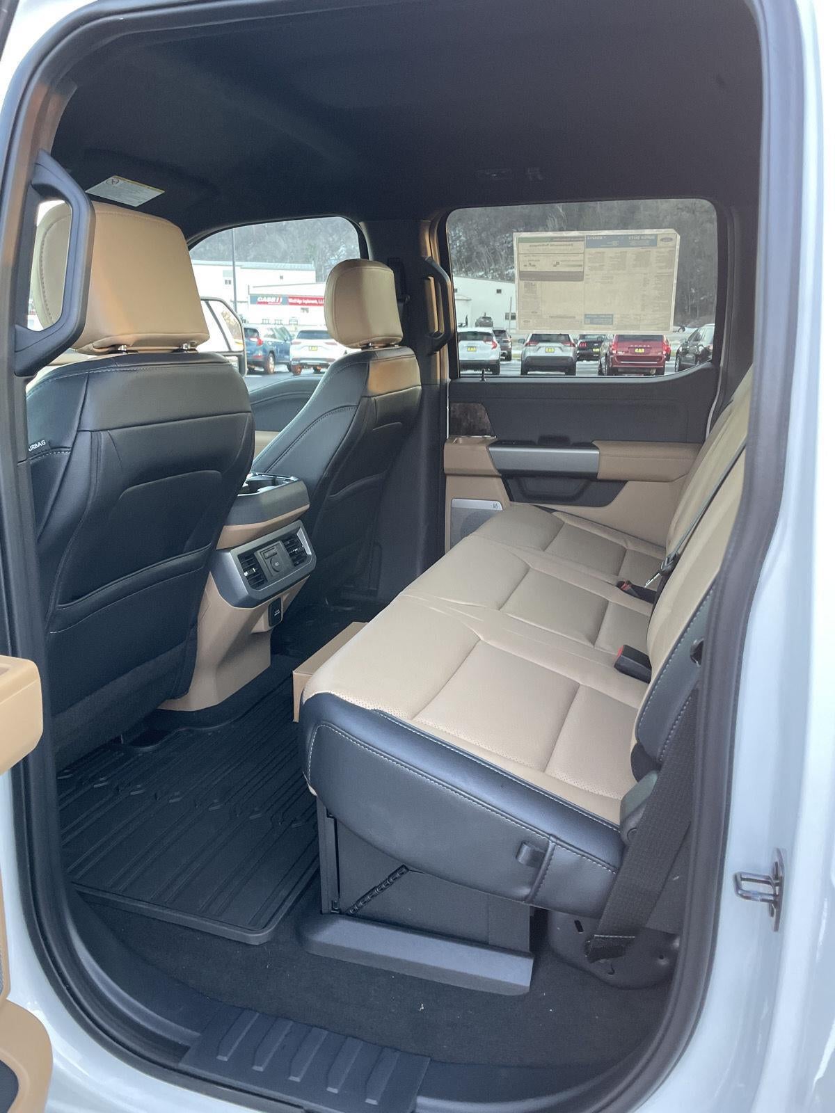 2026 Ford Super Duty F-350 SRW LARIAT