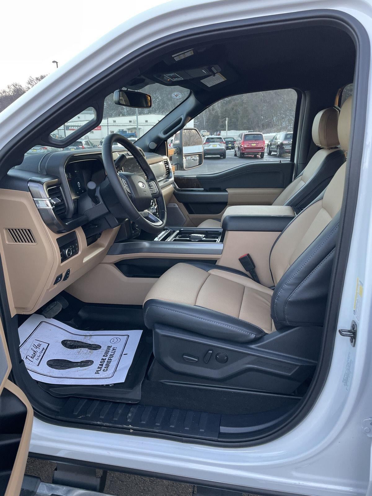 2026 Ford Super Duty F-350 SRW LARIAT