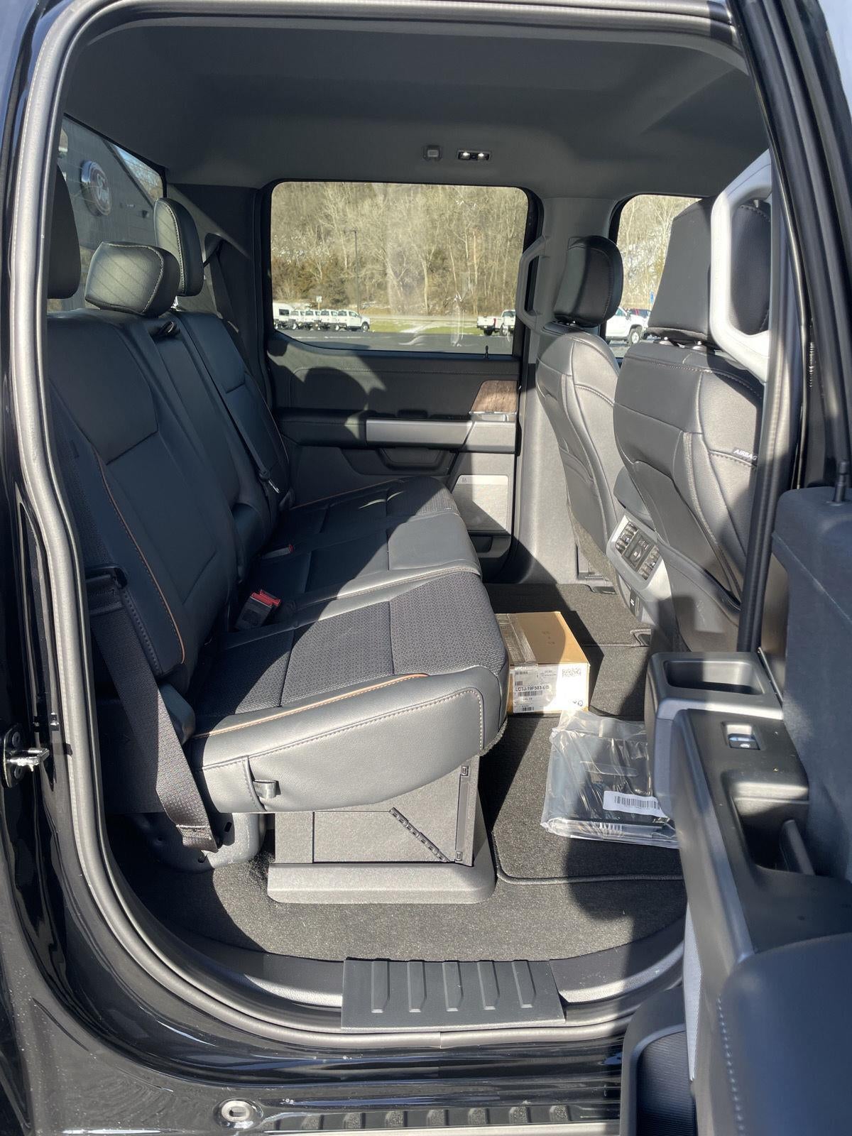 2026 Ford Super Duty F-350 SRW LARIAT