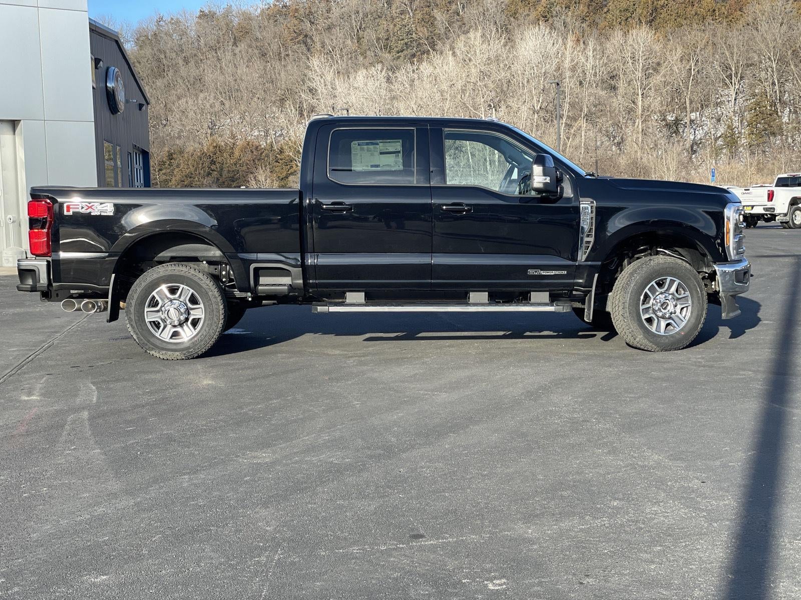 2026 Ford Super Duty F-350 SRW LARIAT