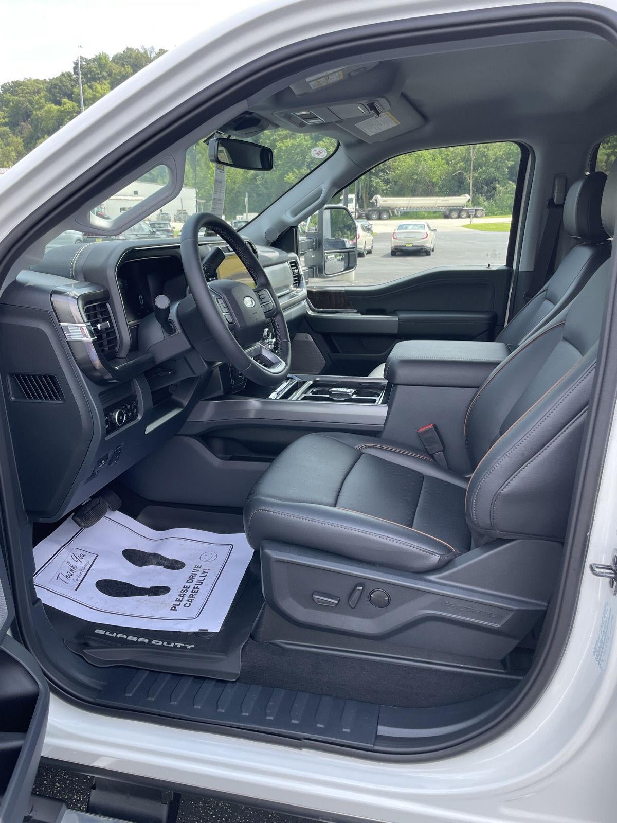 2026 Ford Super Duty F-350 SRW LARIAT