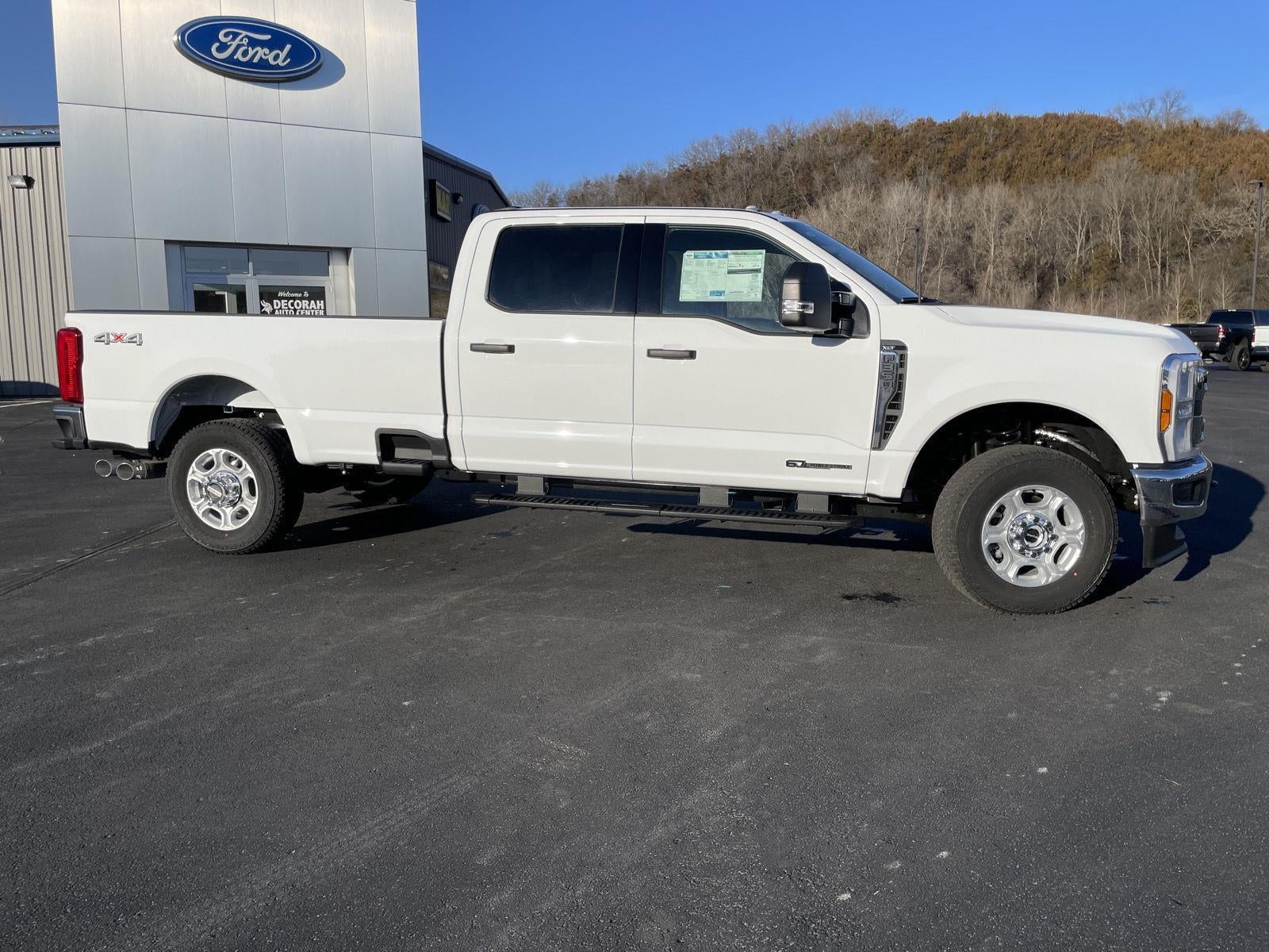 2026 Ford Super Duty F-350 SRW XLT