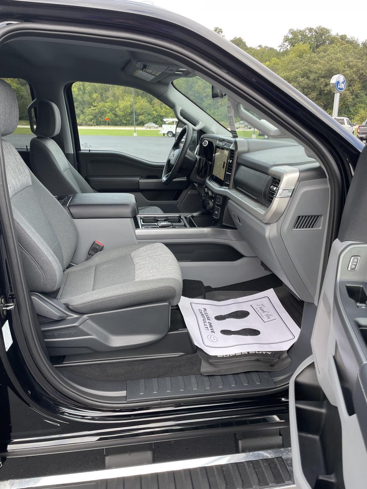 2027 Ford Super Duty F-450 DRW XLT