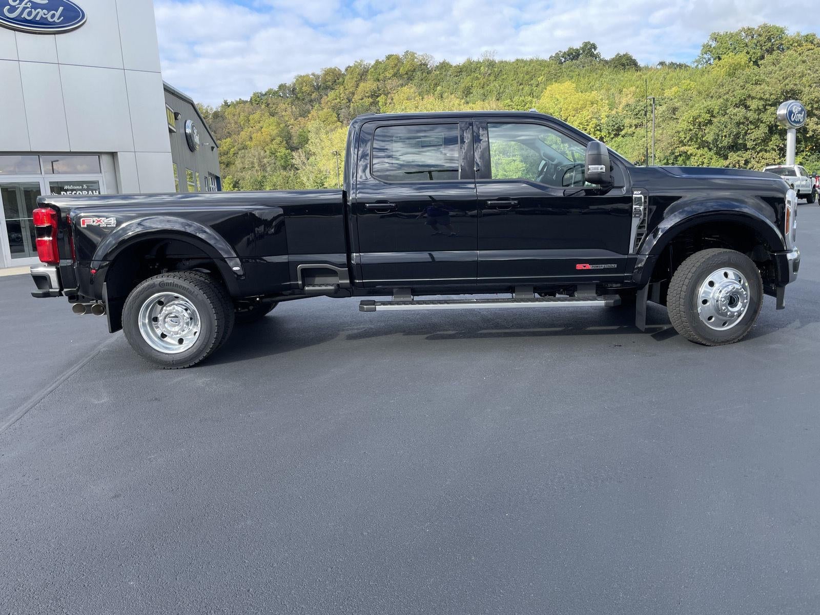 2027 Ford Super Duty F-450 DRW XLT
