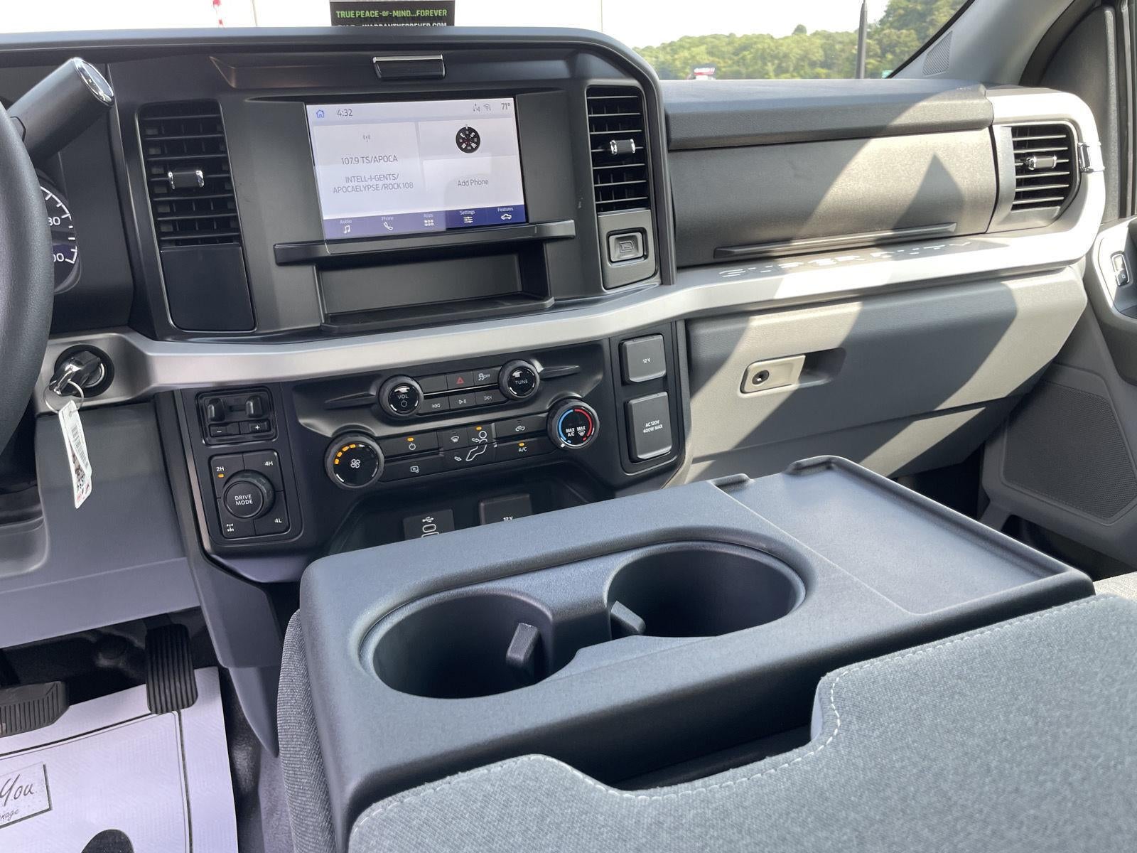2026 Ford Super Duty F-350 SRW XLT