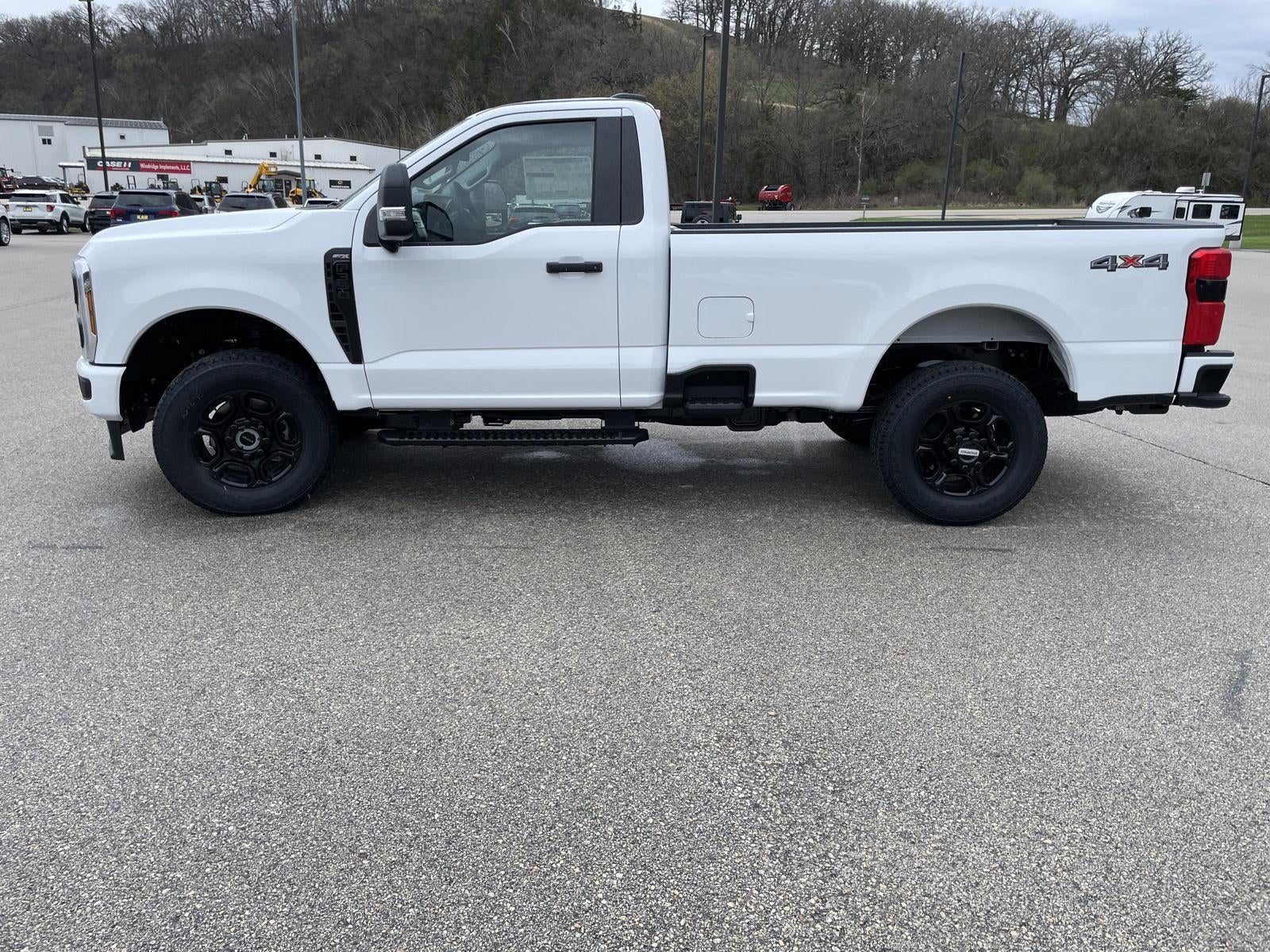2025 Ford Super Duty F-350 SRW XL