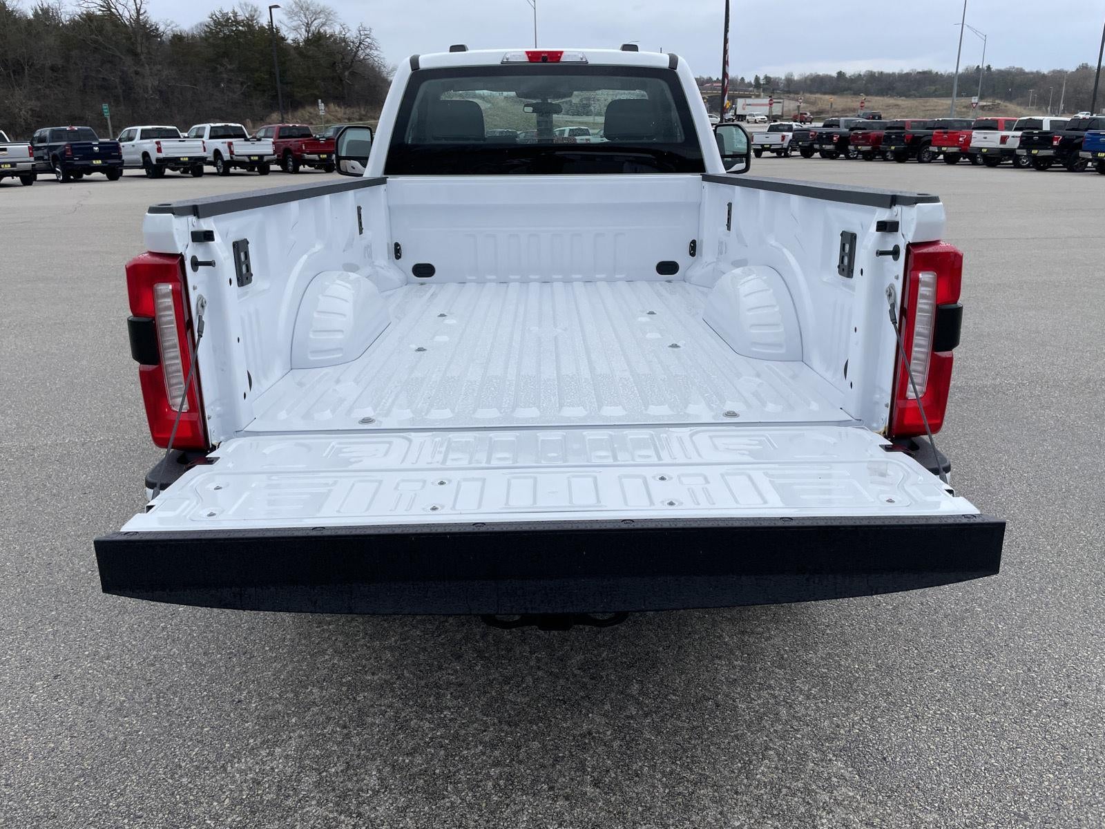 2025 Ford Super Duty F-350 SRW XL