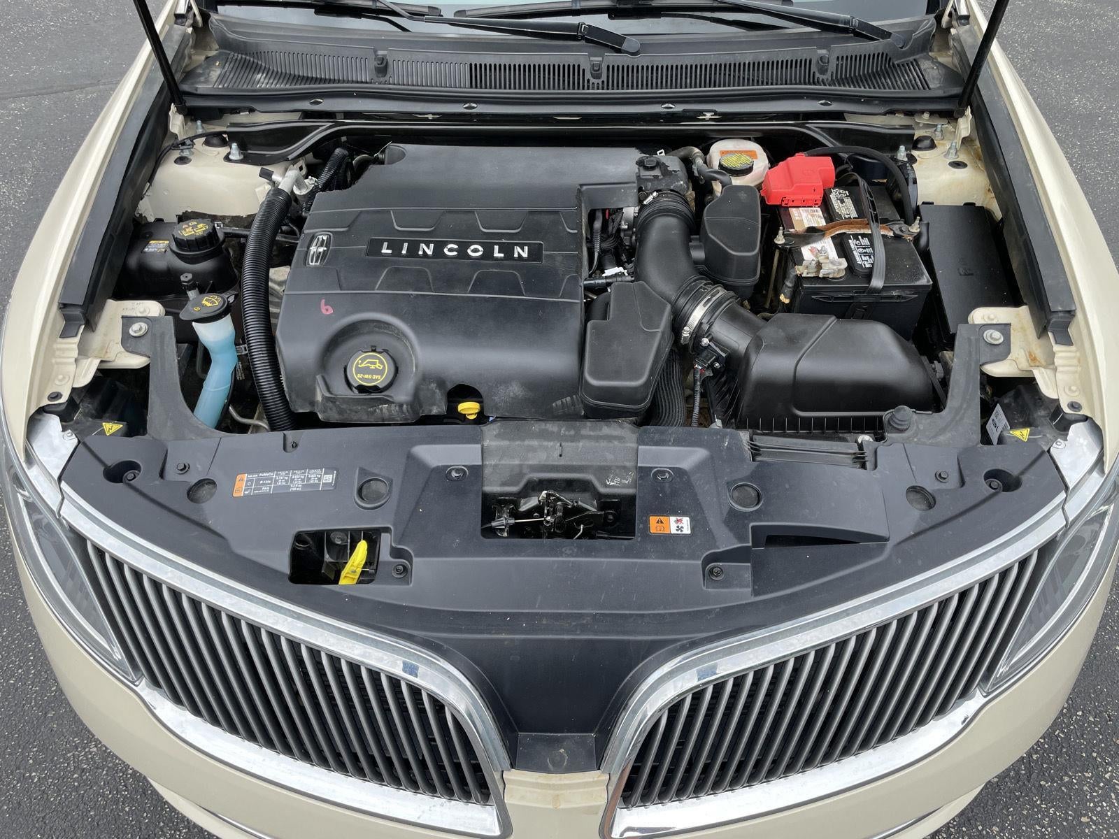 2015 Lincoln MKS Base