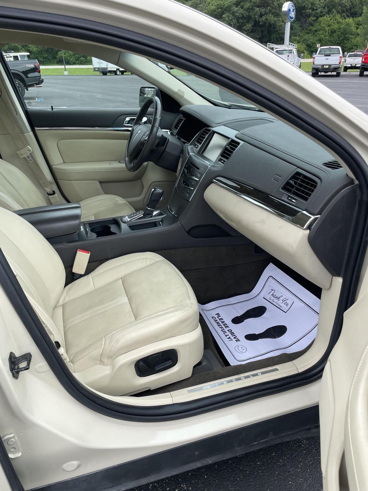 2015 Lincoln MKS Base