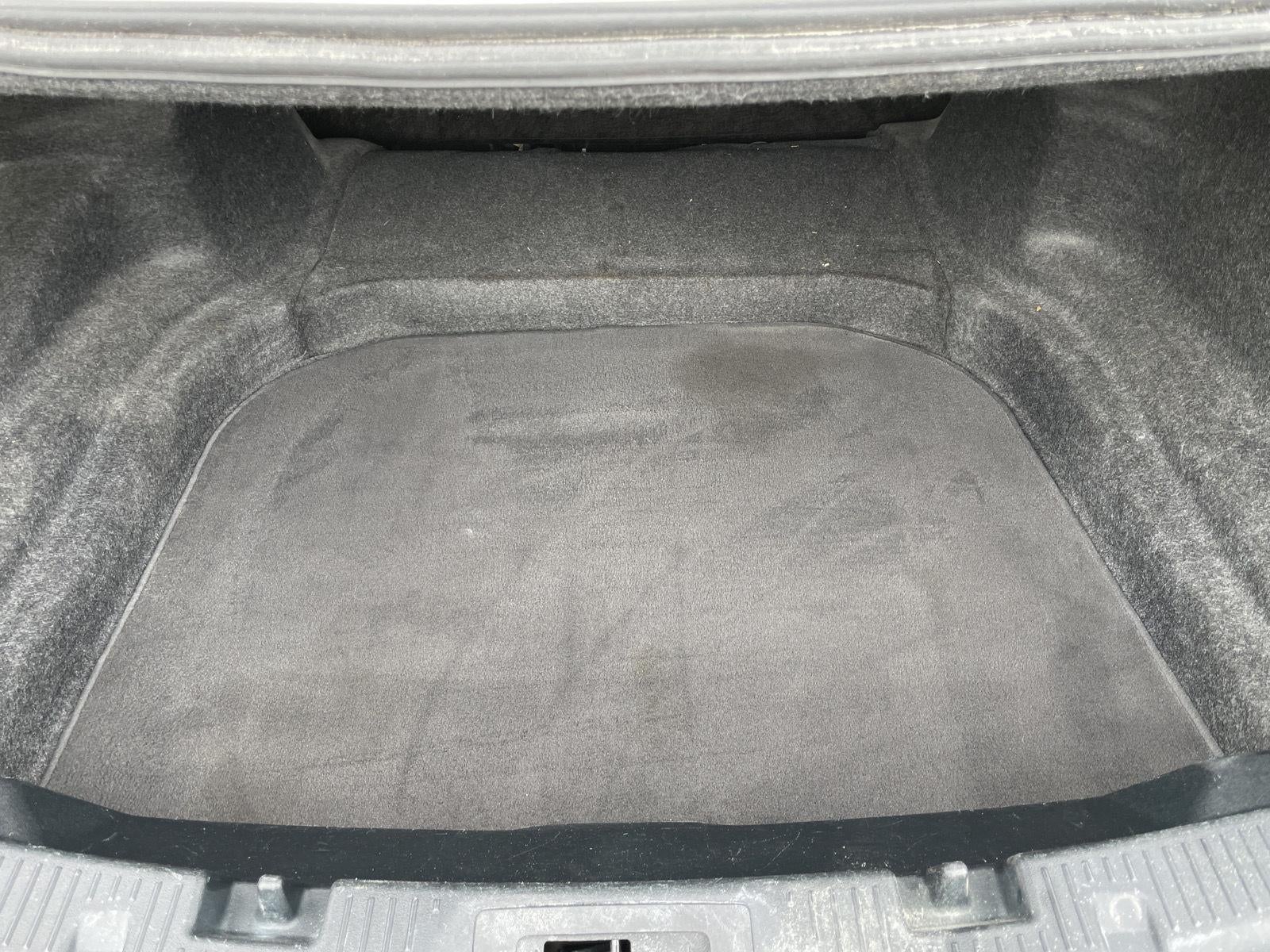 2015 Lincoln MKS Base