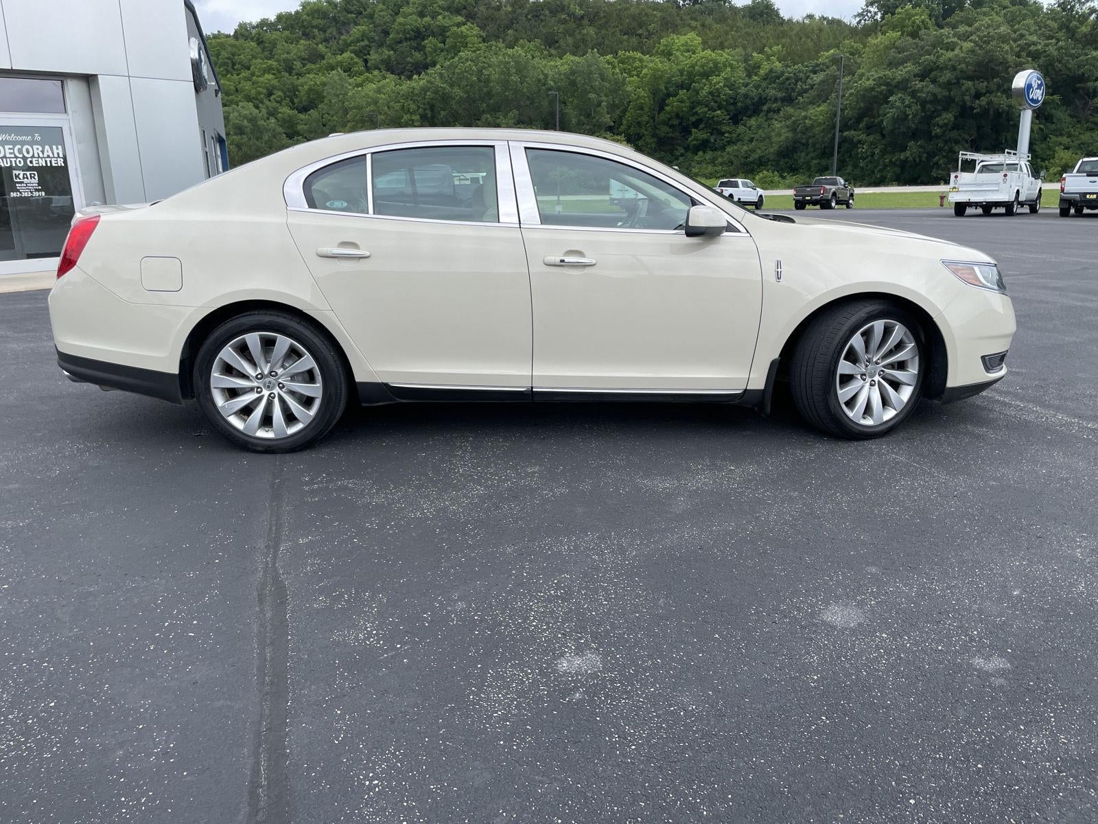 2015 Lincoln MKS Base