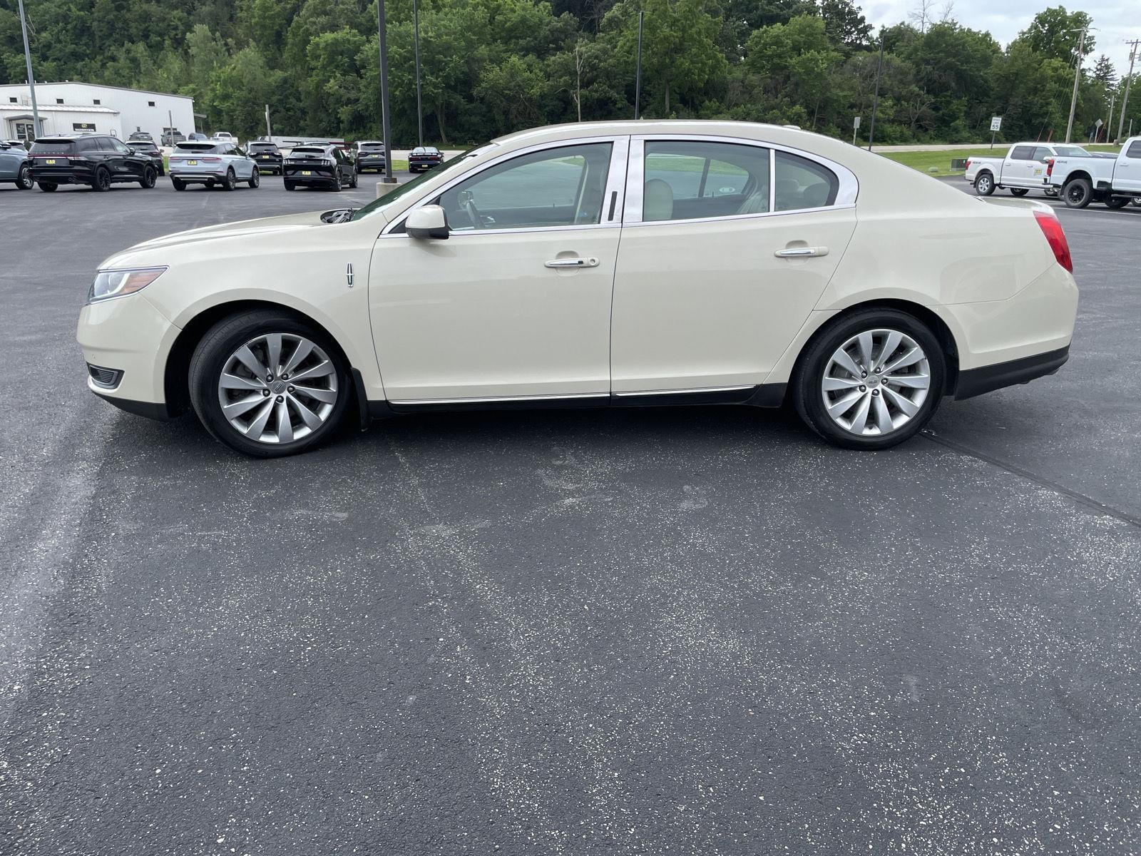 2015 Lincoln MKS Base