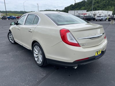2015 Lincoln MKS Base