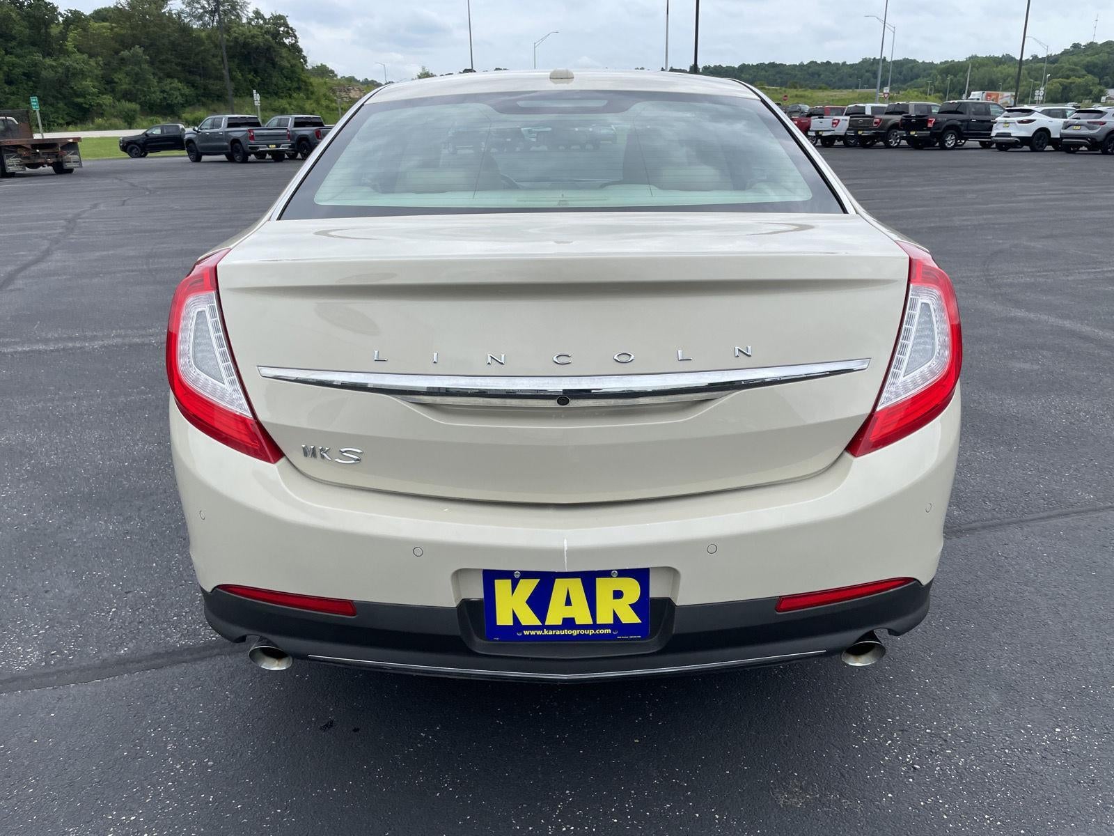 2015 Lincoln MKS Base