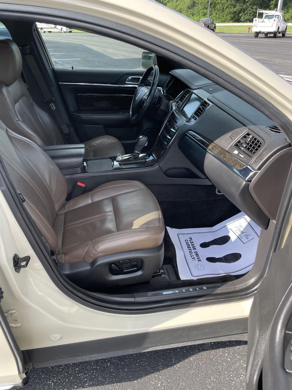 2016 Lincoln MKS Base