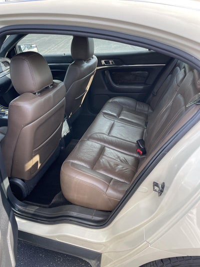 2016 Lincoln MKS Base