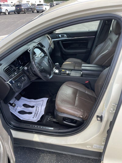 2016 Lincoln MKS Base