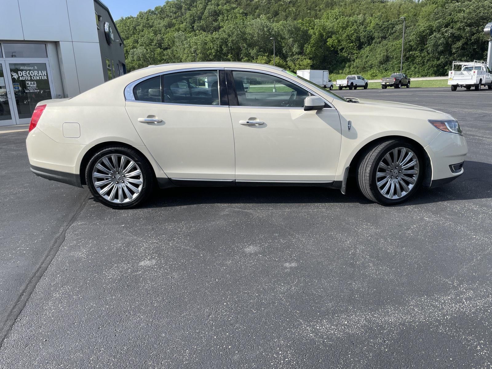 2016 Lincoln MKS Base