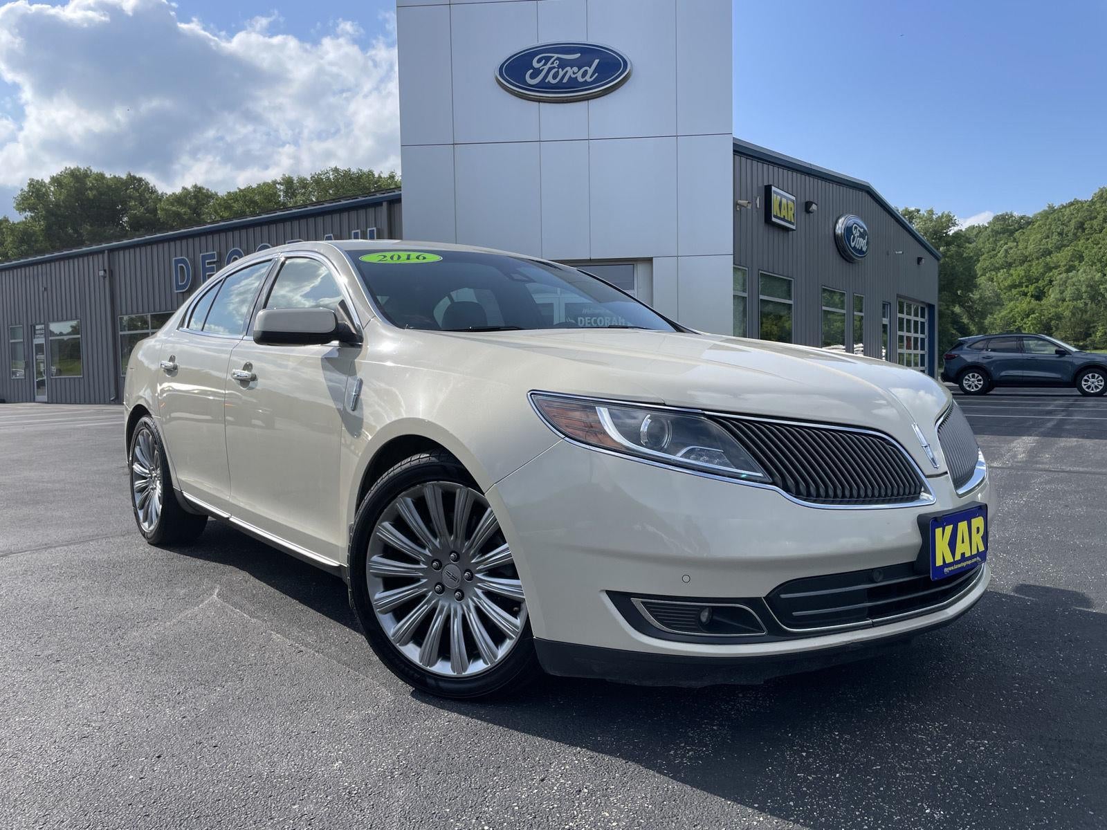 2016 Lincoln MKS Base