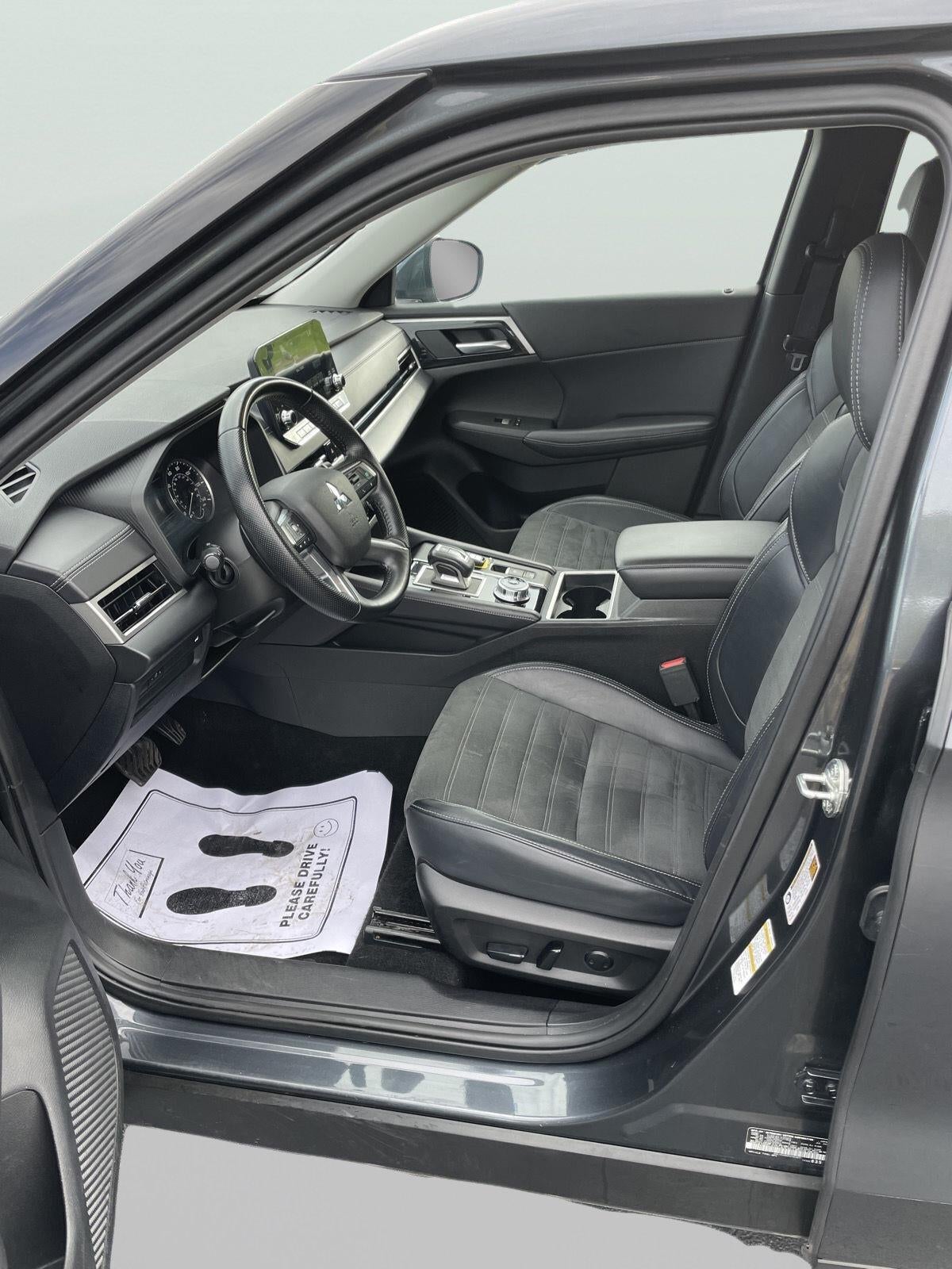 2024 Mitsubishi Outlander SE